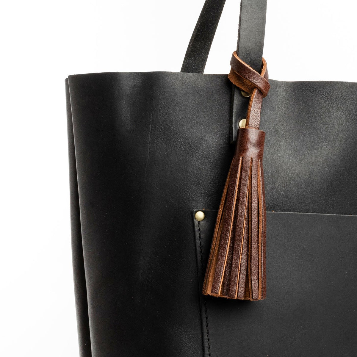 Coldbrew*Large | Fringed leather tassel with leather loop